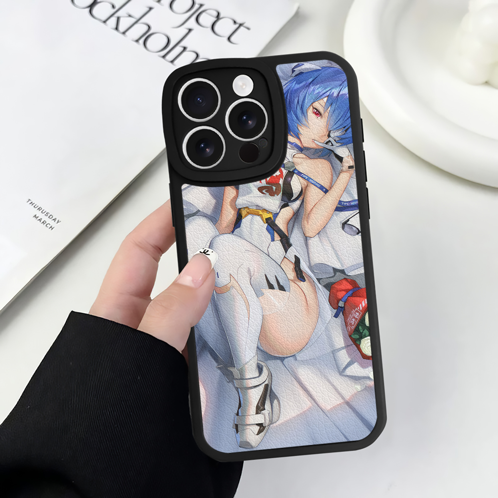 （画像用） EVA 新世紀エヴァンゲリオン 【iPhone 16シリーズ対応】シリコンスマホケース（レザー調） 材質：シリコン